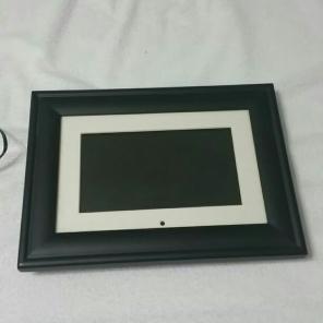Digital picture frame