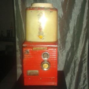 Vintage 1940's one cent gumball machine