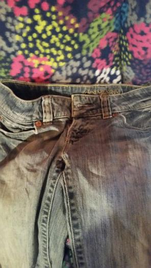 Never worn American Eagle jeans 2long