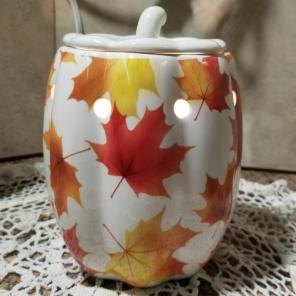 NIB Autumn Leaves Warmer & Scents Free S