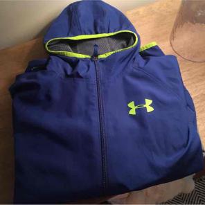 Under armor boys L windbreaker