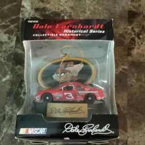 DALE EARNHARDT COLLECTIBLE ORNAMENT