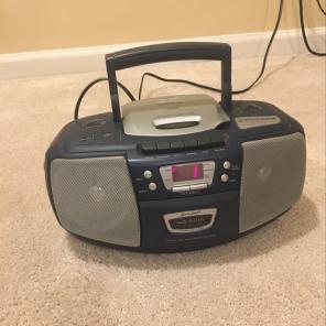 Stereo Compact Disk Player (plays Radio)