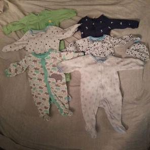 4 newborn and 2 0-3 nighty outfits