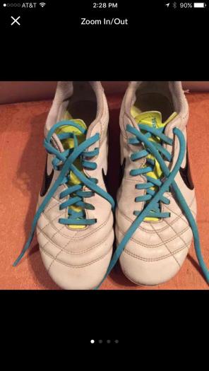 LIKE NEW SZ 7 NIKE TIEMPO SICCER CLEATS
