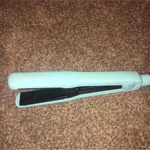 brand new hair straightener
