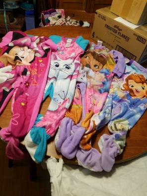 Girls 3T footed pajamas