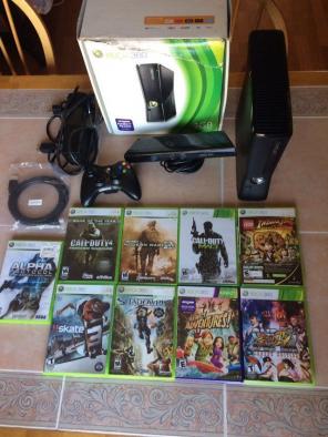 Xbox360 S W/ 10 Games & Kinect