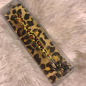 Crown Pro Tweezers - Cheetah