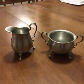 Early American pewter creamer &sugar