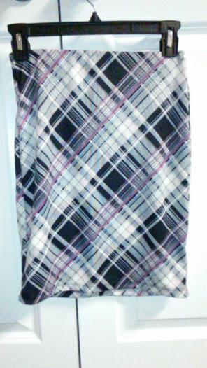 Plaid pencil skirt