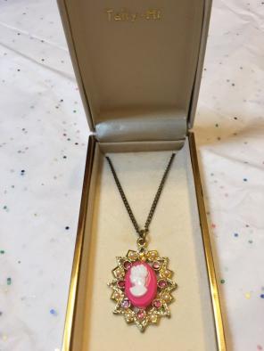 Vintage Tally Hi Cameo Necklace
