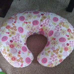 Bobby nursing pillow with cover