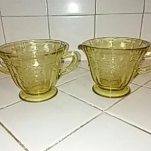 Golden amber cream & sugar set