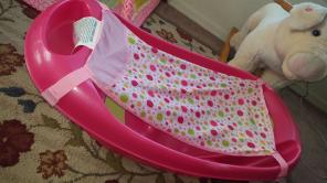 Very lightly used Baby girl Infant Tub