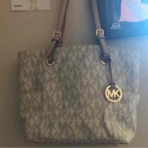 Michael kors purse