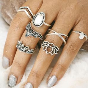 NEW 7pc boho style ring set