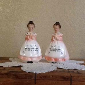 Vintage " Enesco" Salt n Pepper Shakers