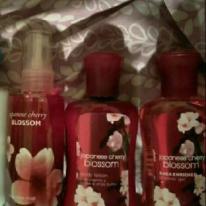 Bath and body works bundle cherry bloss