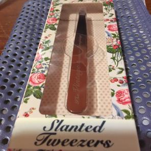 The Vintage Co Slanted Tweezers Rose