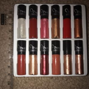 Lip Gloss & Make Up