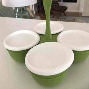Tupperware condiment/dip caddy/server