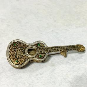 Vintage Retro Guitar Pin Broach