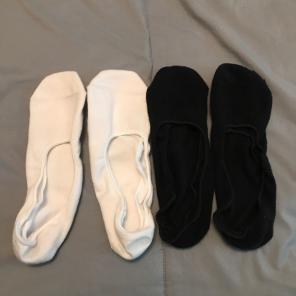 4 Pairs of Black & White No Show Socks