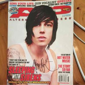 Real signed Kelli Quinn AP Magazine
