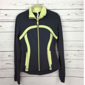 Lululemon define jacket size 10