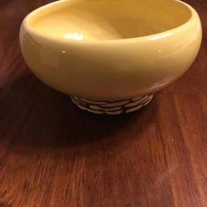 McCoy yellow small planter