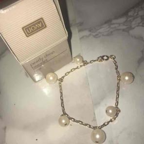 Vintage Pearly Drop Bracelet