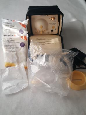NEW Medela Breast Pump☆FREE SHIP☆