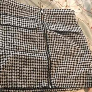 Black and white zip up skirt