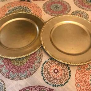 Gold plastic chargers