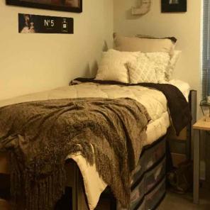 Cream&Brown Reversible comforter Twin XL