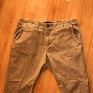 Men's Slim Khaki Jeans.