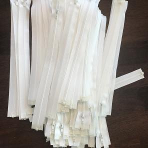 Ykk Zippers Lot Of 25- White 11 Inch