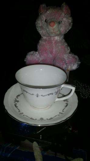 Chantilly fine bone china tea cup+saucer