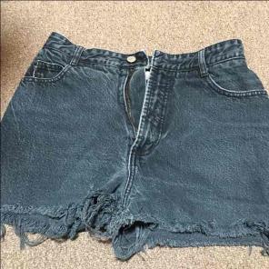 Says size 9 but fits 2-4
