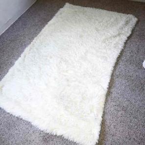 LARGE WHITE FUR AREA RUG