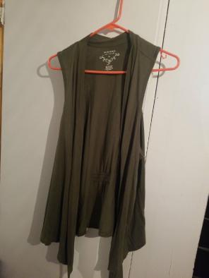 Green vest lose fit