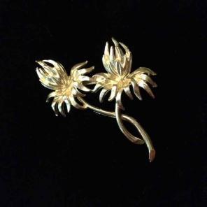 Thistle brooch