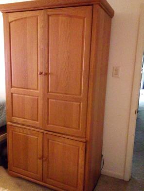 Armoire / Entertainment piece