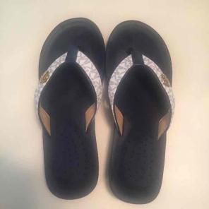 Michael Kors Flip Flops-White/Navy