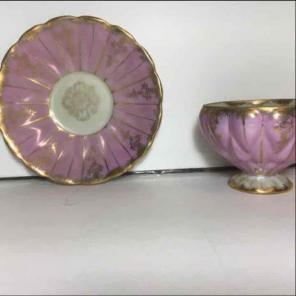 Lot of 2 tea cups and saucers