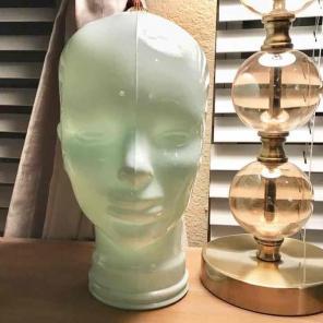 Glass head model in mint