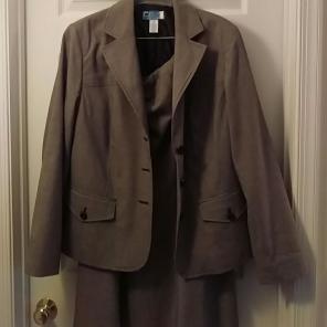 2 piece skirt suit