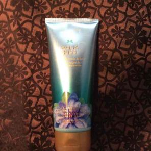Victoria Secret Aqua Kiss body lotion!