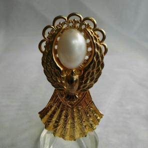 Ornate Filigree C Clasp Fan Design Pin